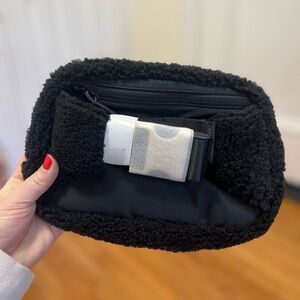 Everywhere Belt Bag Large *Fleece